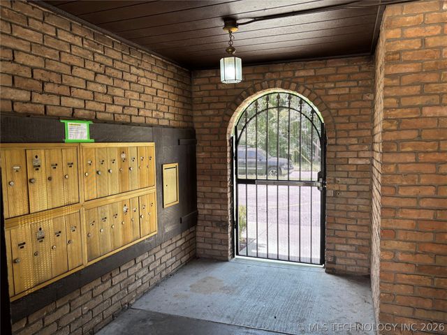 1313 E 48th Street 4, Tulsa, OK 74105