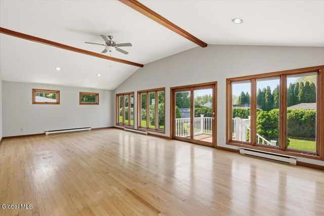 1117 Day Road, Rotterdam, NY 12303