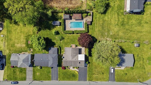 1117 Day Road, Rotterdam, NY 12303