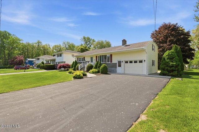 1117 Day Road, Rotterdam, NY 12303
