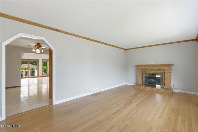 1117 Day Road, Rotterdam, NY 12303