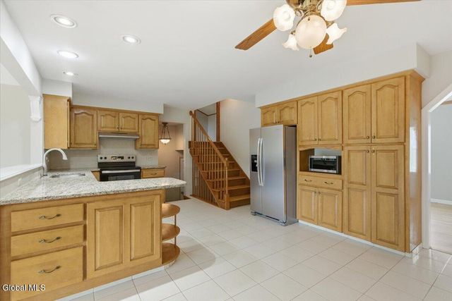 1117 Day Road, Rotterdam, NY 12303