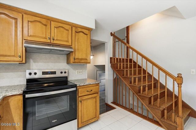 1117 Day Road, Rotterdam, NY 12303