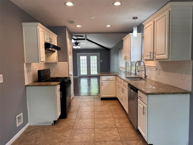 28806 Stone Fox Drive, Spring, TX 77386