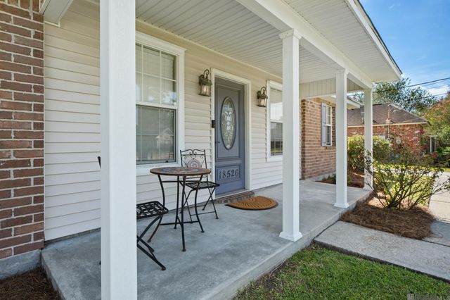 18526 White Oak Dr, Prairieville, LA 70769