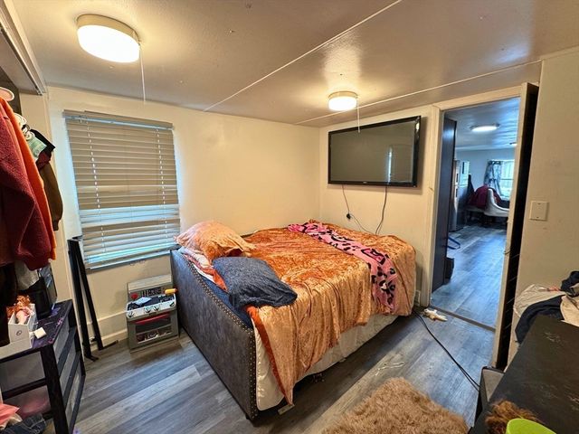 25 Pioneer Way, Springfield, MA 01119