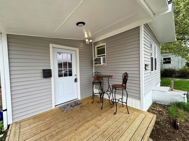 25 Pioneer Way, Springfield, MA 01119