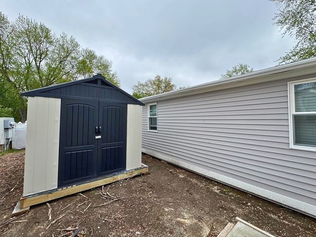 25 Pioneer Way, Springfield, MA 01119