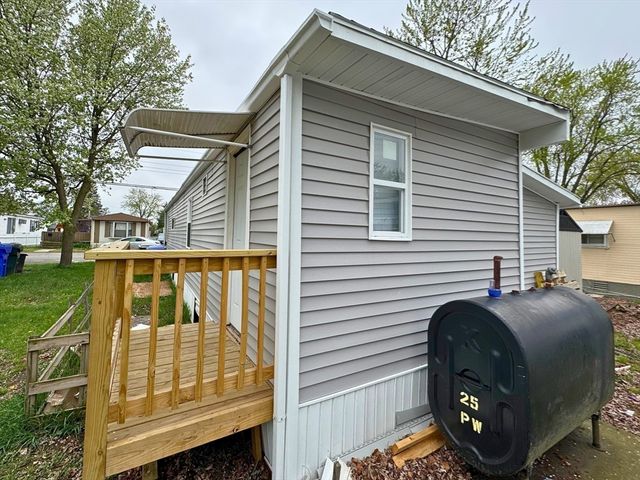 25 Pioneer Way, Springfield, MA 01119