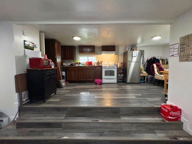 25 Pioneer Way, Springfield, MA 01119