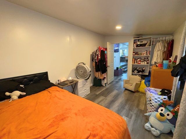 25 Pioneer Way, Springfield, MA 01119