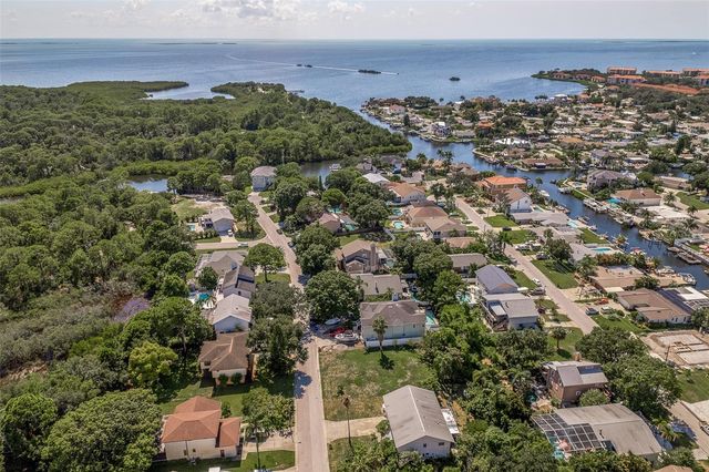 14 BAYWOOD DRIVE, Palm Harbor, FL 34683