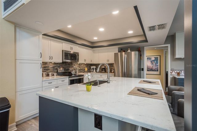 14 BAYWOOD DRIVE, Palm Harbor, FL 34683