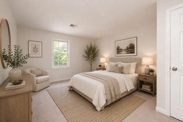 911 Thayer St 911, Abington, MA 02351