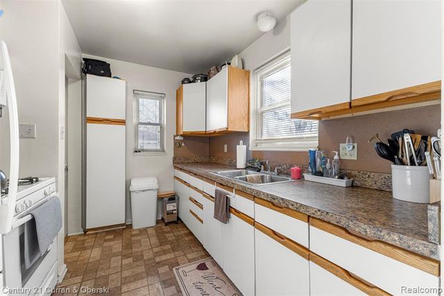 18686 Prest Street, Detroit, MI 48235