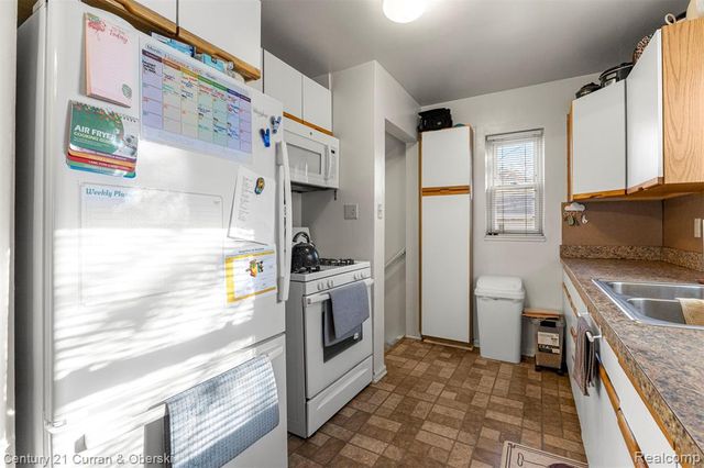 18686 Prest Street, Detroit, MI 48235