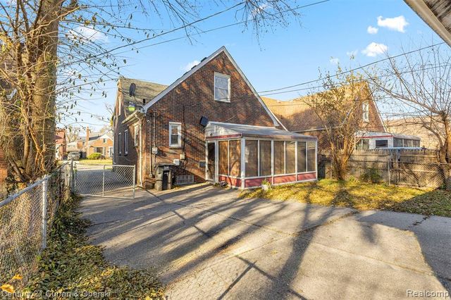 18686 Prest Street, Detroit, MI 48235