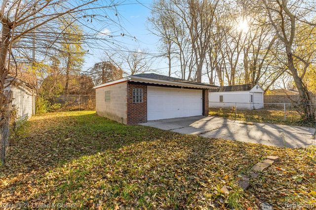 18686 Prest Street, Detroit, MI 48235