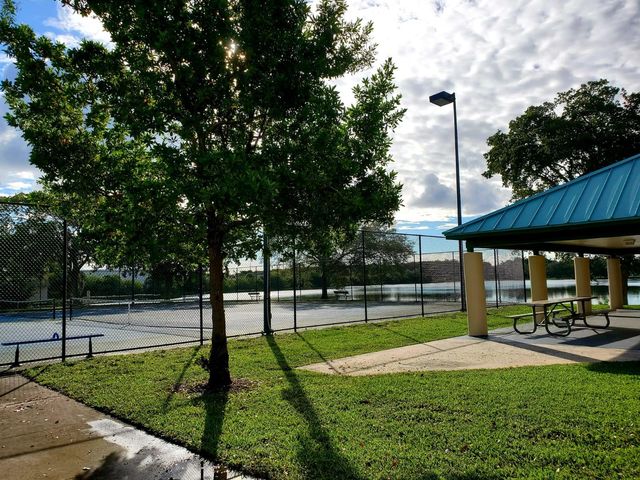 120 Royal Park Dr B4, Oakland Park, FL 33309