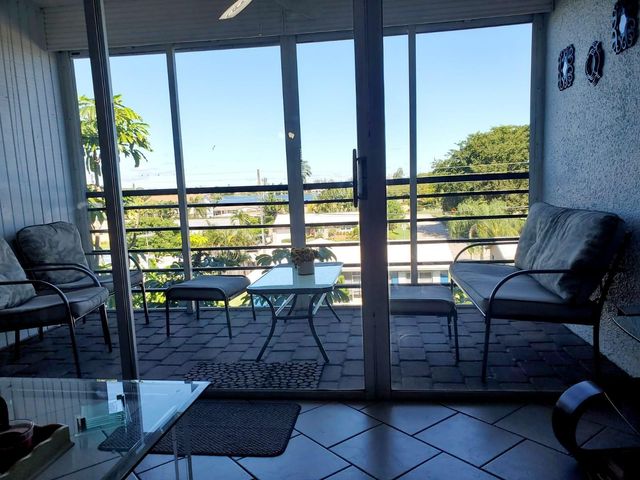 120 Royal Park Dr B4, Oakland Park, FL 33309