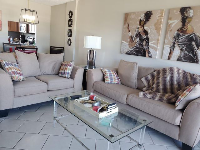 120 Royal Park Dr B4, Oakland Park, FL 33309