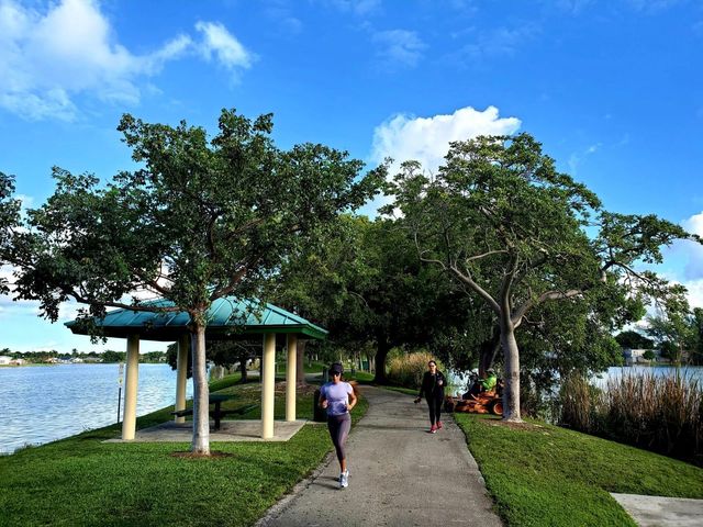 120 Royal Park Dr B4, Oakland Park, FL 33309