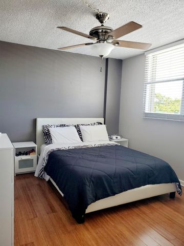 120 Royal Park Dr B4, Oakland Park, FL 33309