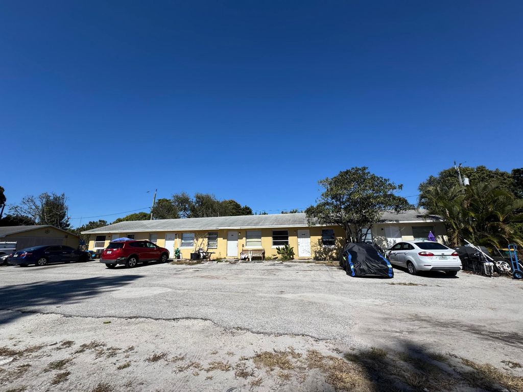 3660 Coconut Road, Palm Springs, FL 33461