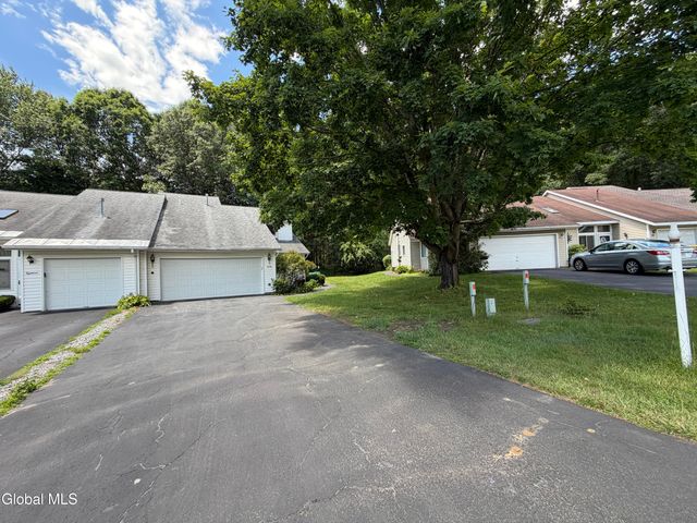 20 Green Meadow Drive, Clifton Park, NY 12065