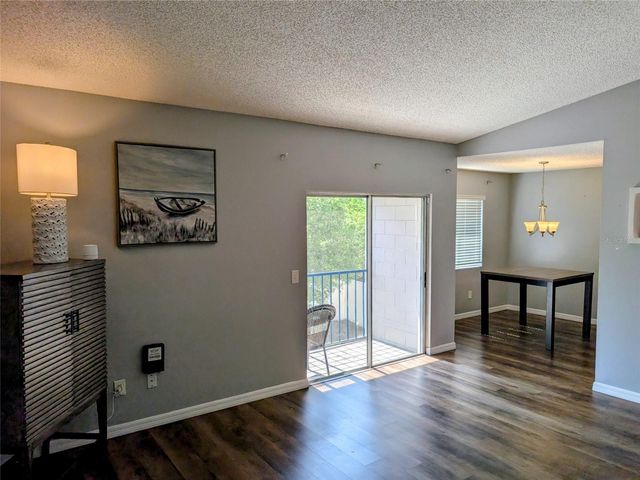10 N FAIRFAX AVENUE, Winter Springs, FL 32708