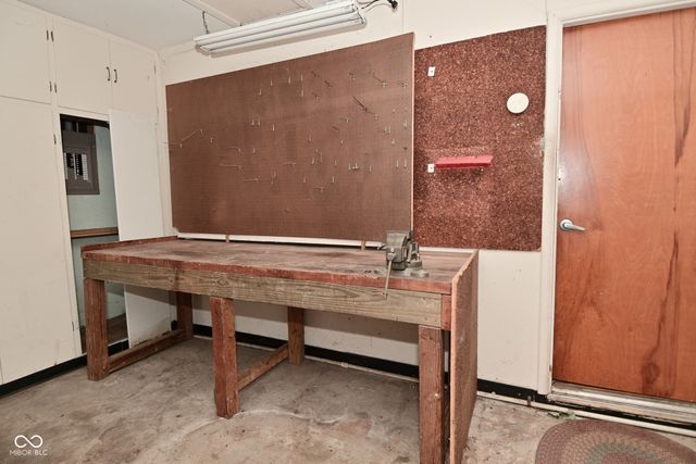 410 E Southport Road, Indianapolis, IN 46227