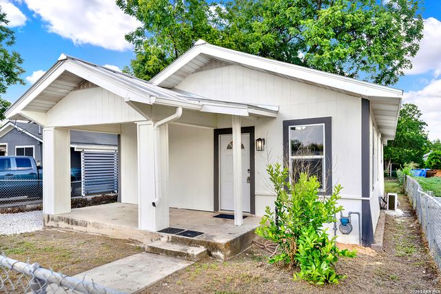 1426 E CARSON ST, San Antonio, TX 78208