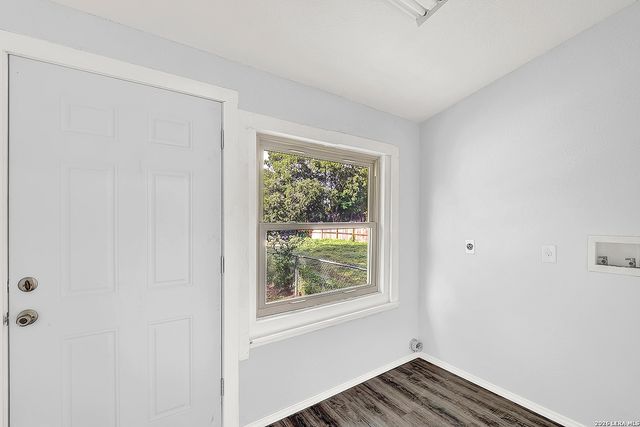 1426 E CARSON ST, San Antonio, TX 78208