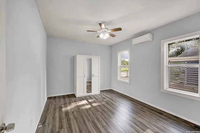 1426 E CARSON ST, San Antonio, TX 78208