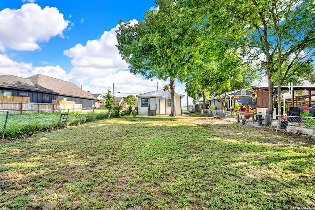 1426 E CARSON ST, San Antonio, TX 78208