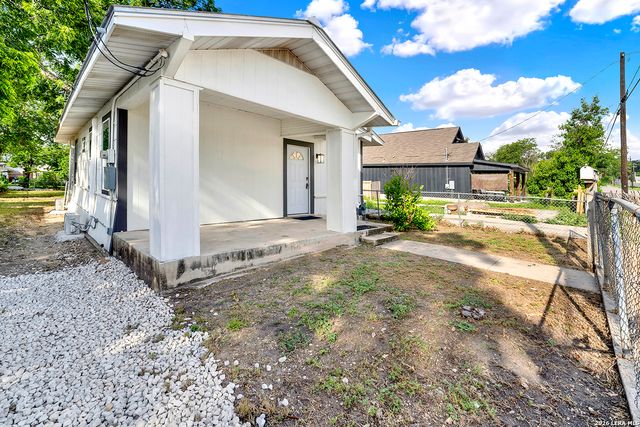 1426 E CARSON ST, San Antonio, TX 78208