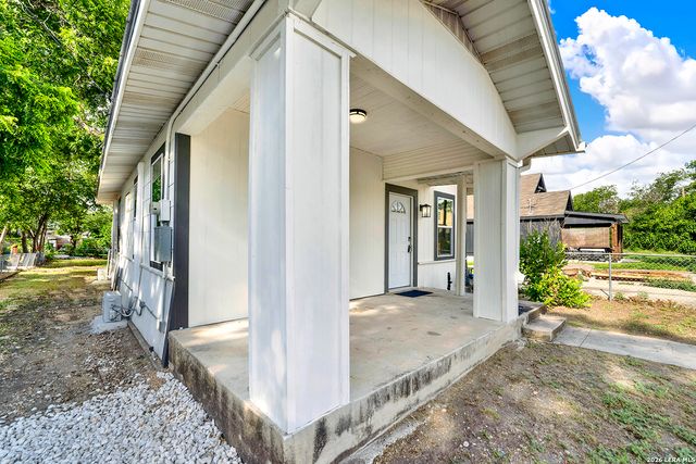 1426 E CARSON ST, San Antonio, TX 78208