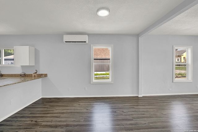 1426 E CARSON ST, San Antonio, TX 78208