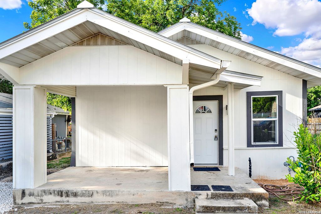 1426 E CARSON ST, San Antonio, TX 78208