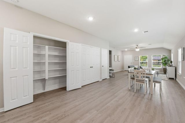 803 Jefferson Avenue, Cleveland, TX 77327