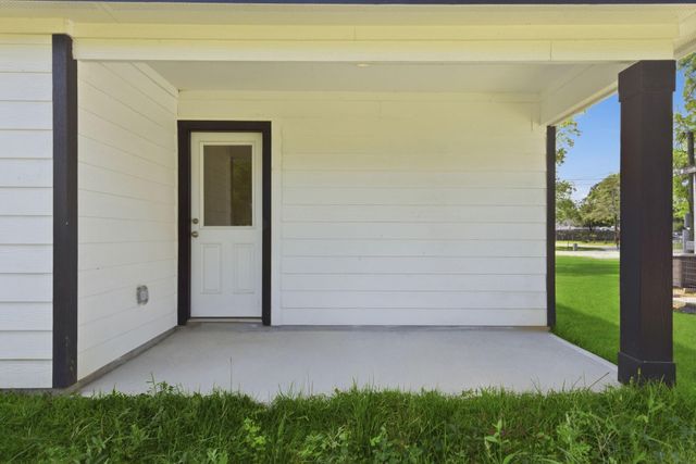 803 Jefferson Avenue, Cleveland, TX 77327