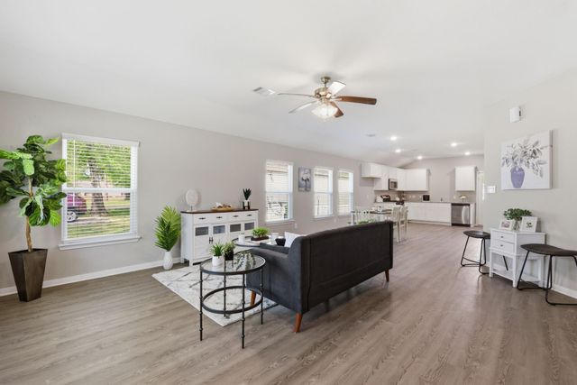 803 Jefferson Avenue, Cleveland, TX 77327