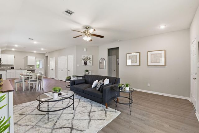 803 Jefferson Avenue, Cleveland, TX 77327
