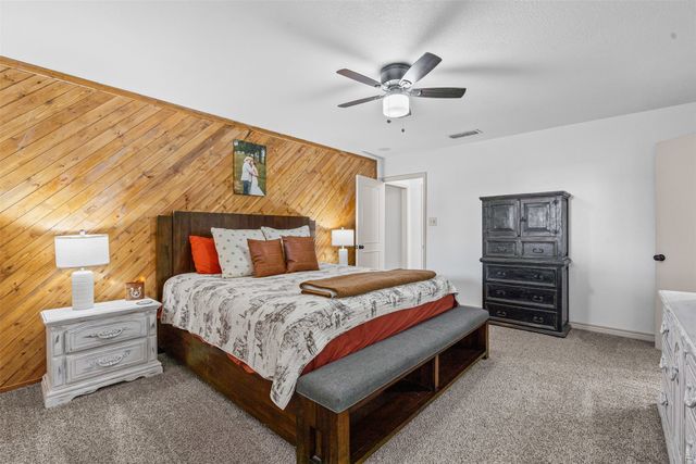 400 Meadow View Drive, Cleburne, TX 76033