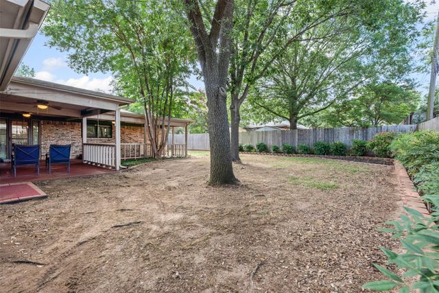 400 Meadow View Drive, Cleburne, TX 76033