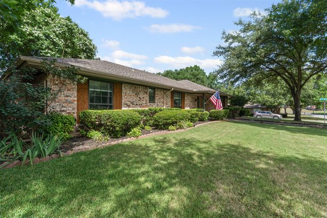 400 Meadow View Drive, Cleburne, TX 76033