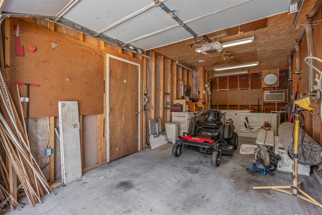 400 Meadow View Drive, Cleburne, TX 76033