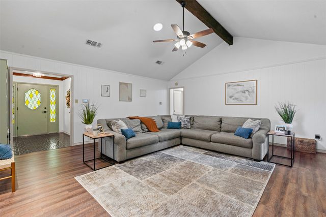 400 Meadow View Drive, Cleburne, TX 76033