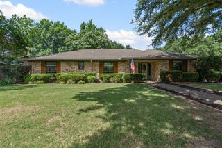 400 Meadow View Drive, Cleburne, TX 76033