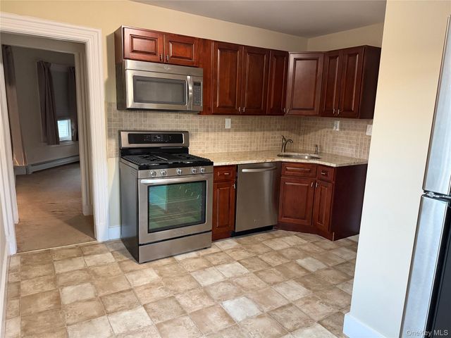 75 Anstice Street 2- 2nd flr, Oyster Bay, NY 11771